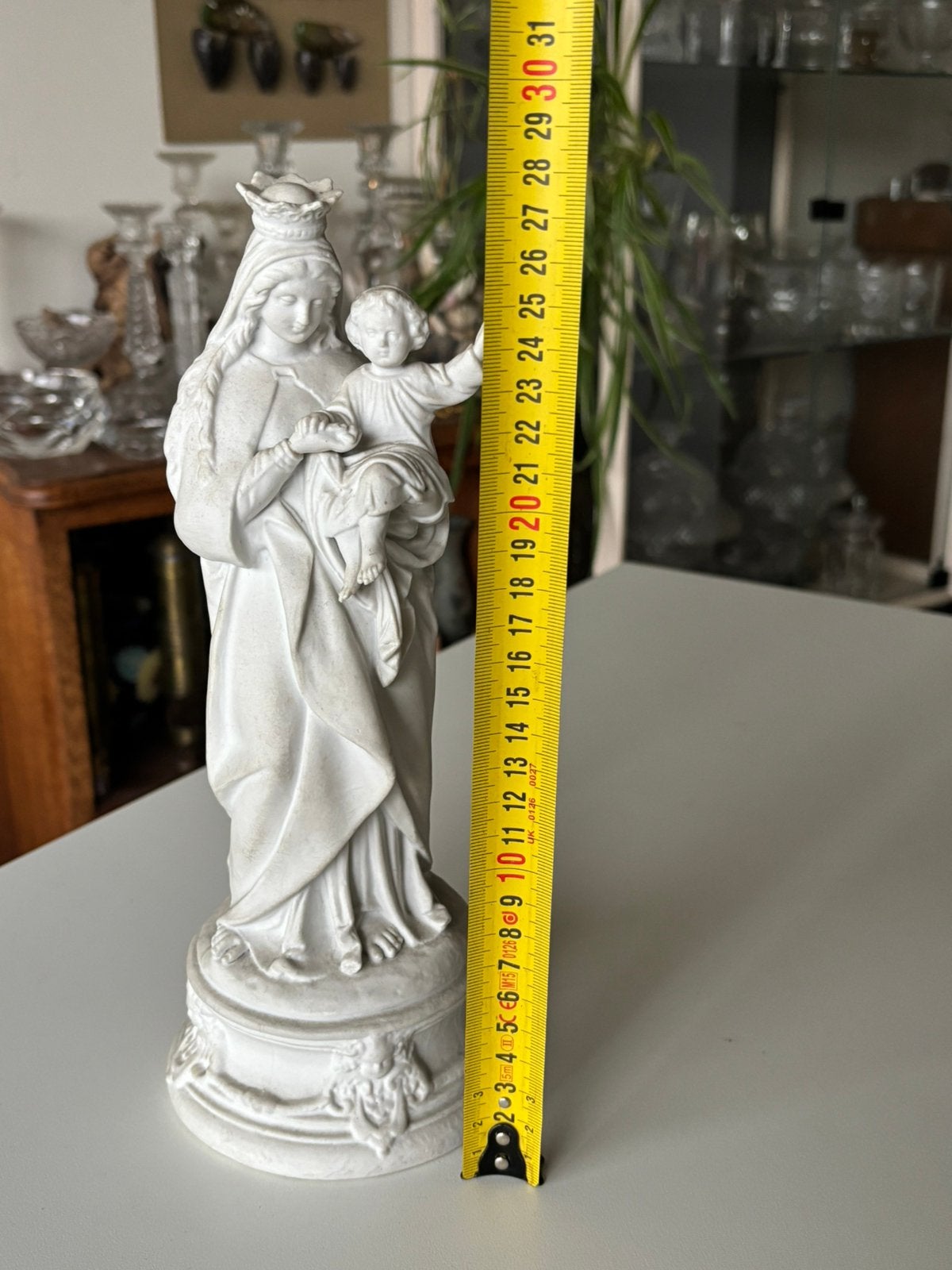 Grande statue de saint antique en biscuit en parfait état., Enlèvement