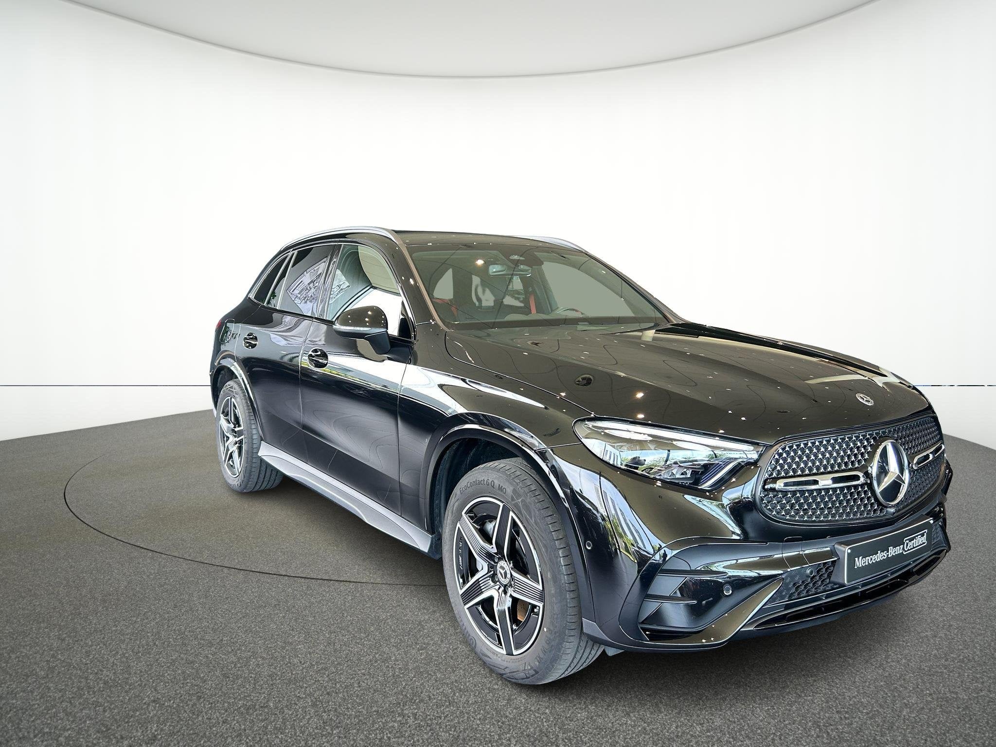 Mercedes-Benz GLC 300 e 4MATIC AMG Line + LEDER + DIGITAL LI, Auto's, Automaat, Dealer onderhouden, Stof, Gebruikt