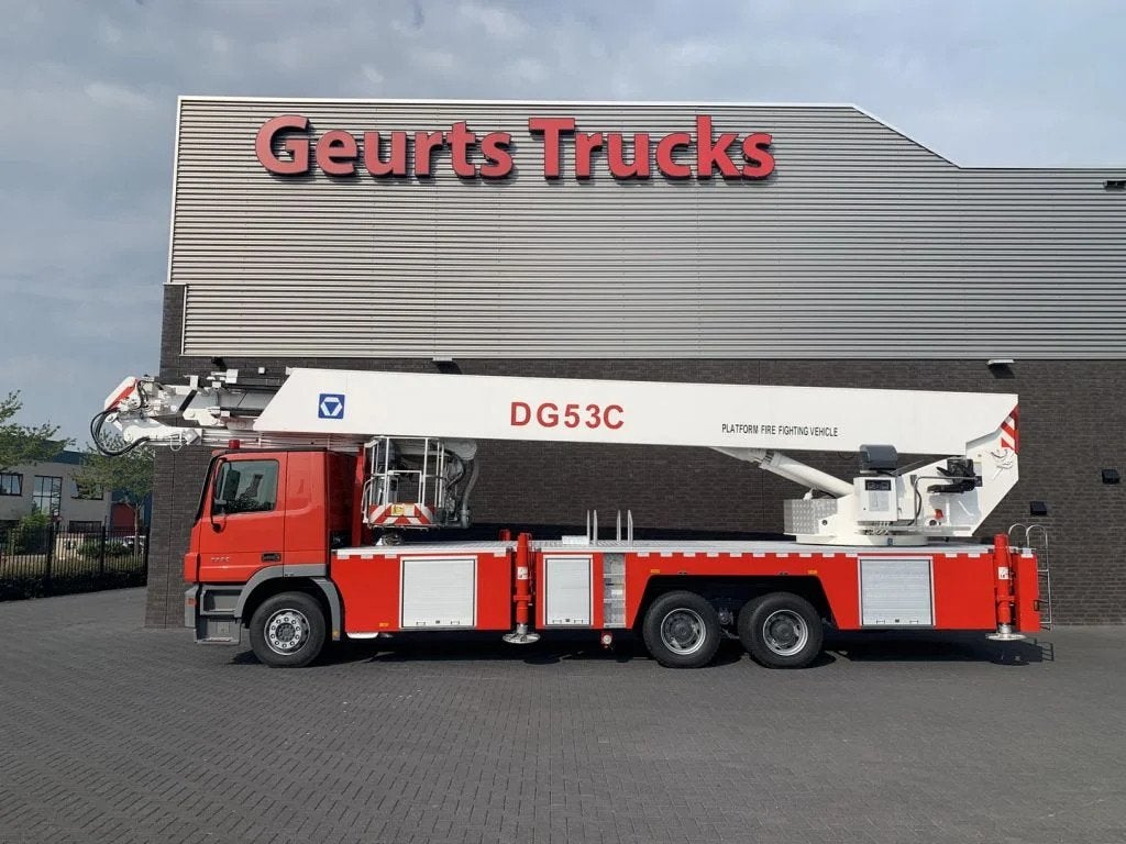 Mercedes-Benz Actros 3332 6X4 XCMG DG53C FIRE FIGTHING PLATF, Autos, Rouge, Mercedes-Benz, Diesel, 235 kW