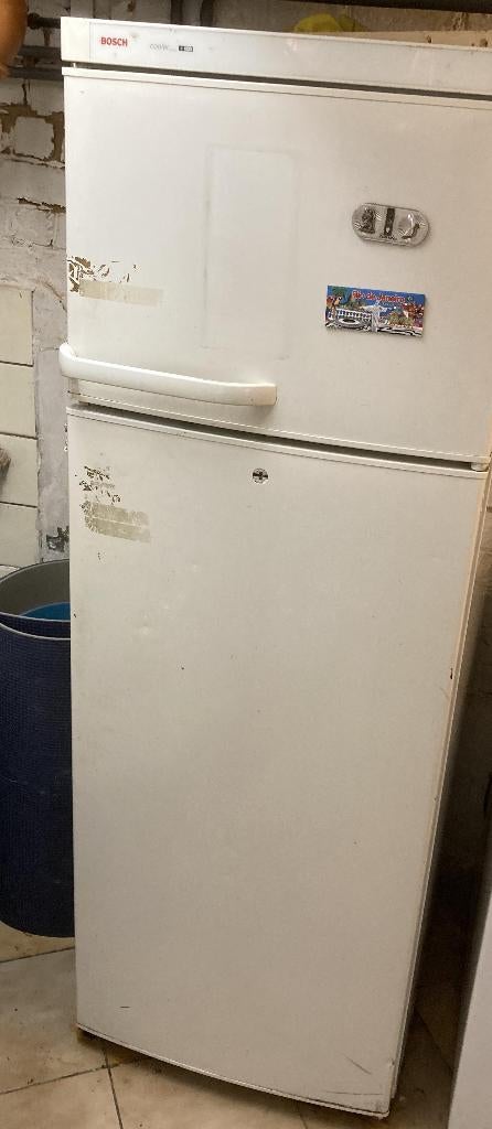 Grand frigo BOSCH avec petit congélateur, Electroménager, Utilisé, 45 à 60 cm, 100 à 150 litres, Enlèvement