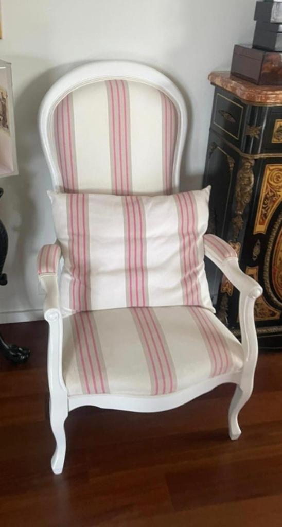 Fauteuil antique blanc et rose + coussin assorti, Antiquités & Art, Enlèvement