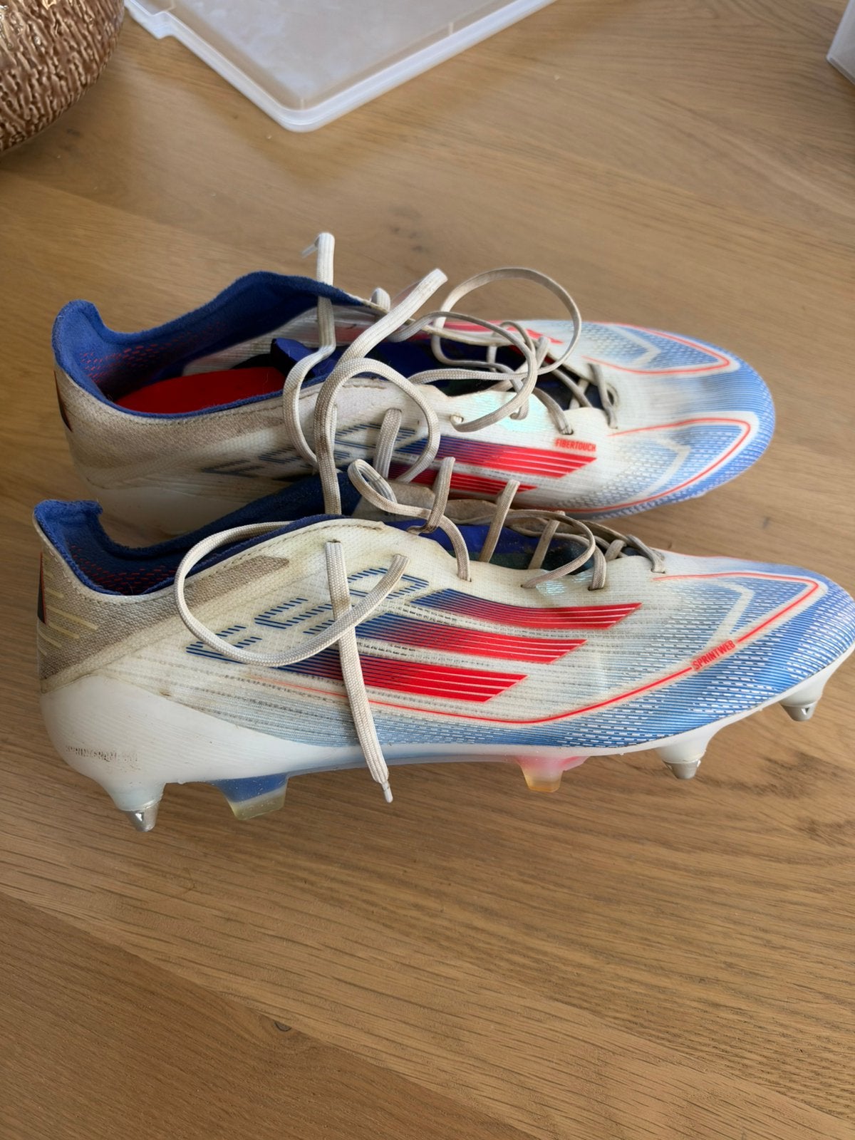 Adidas F50 voetbalschoenen, Sport en Fitness, Ophalen of Verzenden, Zo goed als nieuw