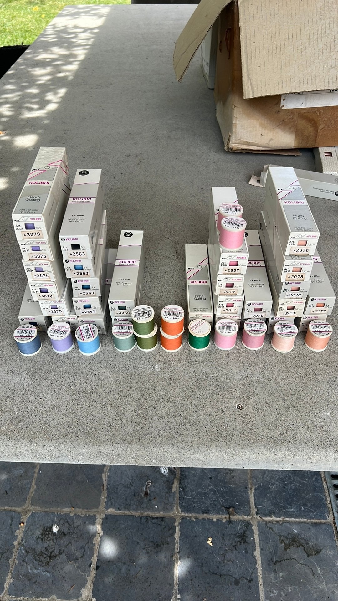 Handquilting garen kolibri 200m groot lot €2/rol, Ophalen, Nieuw, Handborduren, Borduurgaren of Zijde