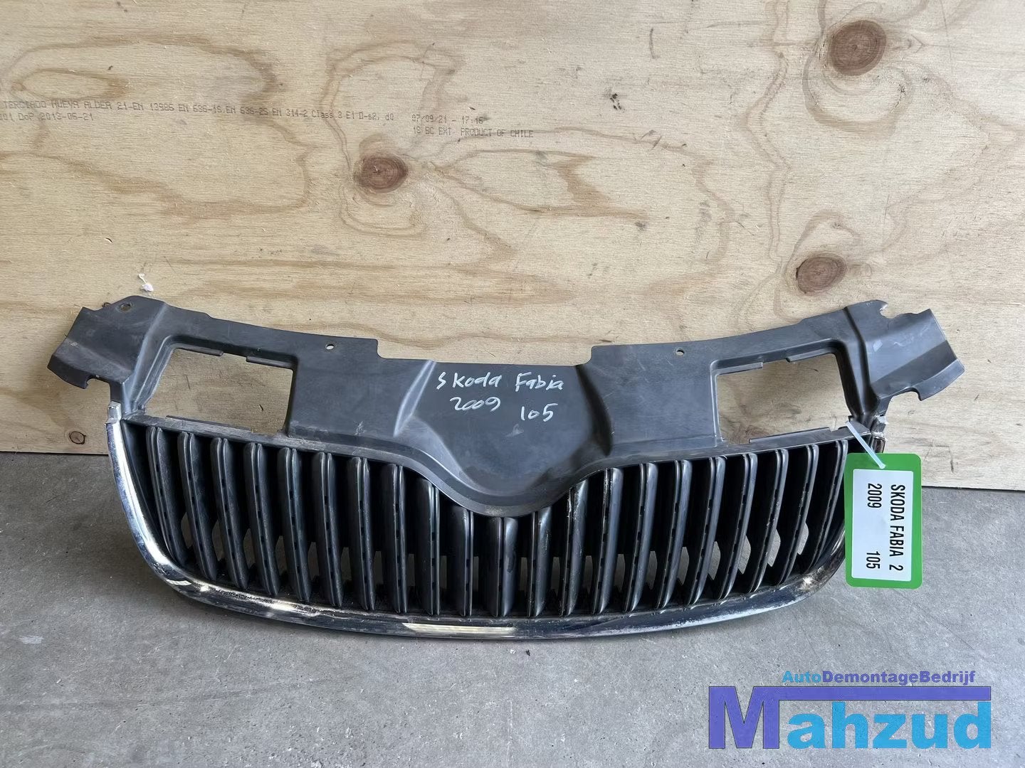 SKODA FABIA 2 5J grille gril 2006-2014, Infoline@skoda-auto.cz, Tr. Vaclava Klementa 869
293 01  Mlada Boleslav, CZ, Utilisé, Skoda
