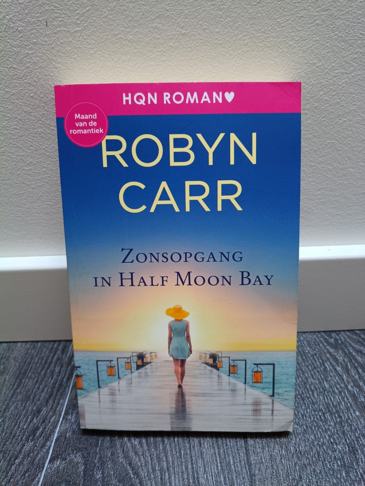 Robyn Carr roman - Zonsopgang in half moon bay, Boeken, Chicklit, Ophalen of Verzenden