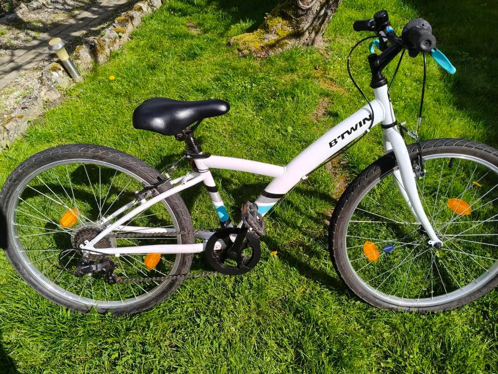 Vélo de 24 pouces en bon état général, Enlèvement