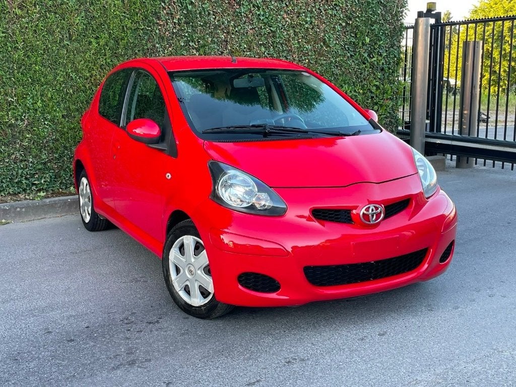 Toyota Aygo 2011/1L essence/automatique /92000km, Autos, Rouge, Euro 5, Achat, Entreprise