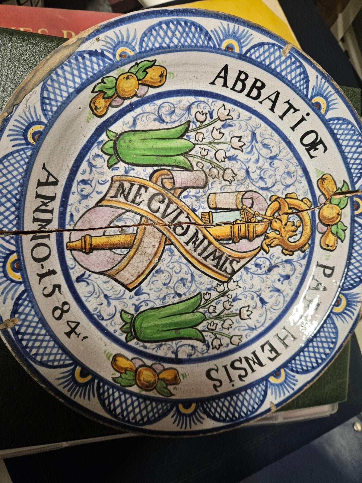 Majolica bord gedateerd 1584, Enlèvement ou Envoi