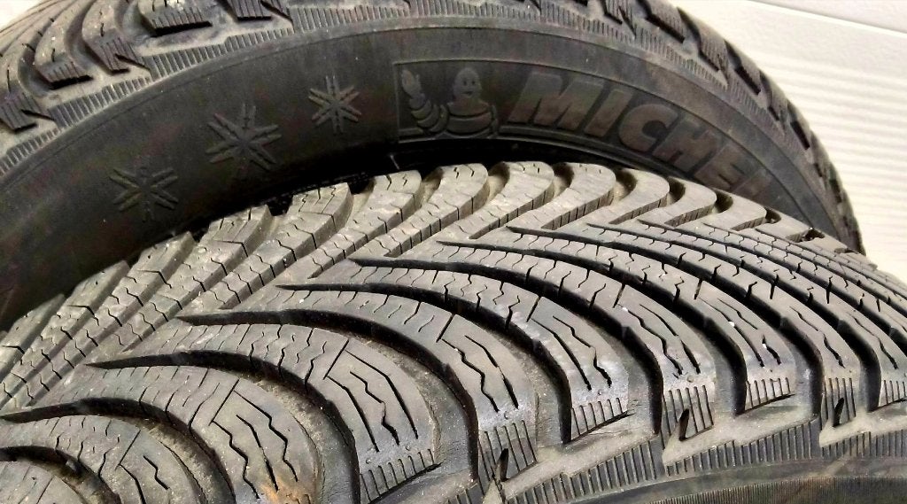 4 bons pneus hiver Michelin 185/65-15 d'une Audi A1, Autos : Pièces & Accessoires, 15 pouces, Pneus et Jantes, Pneus hiver, 185 mm