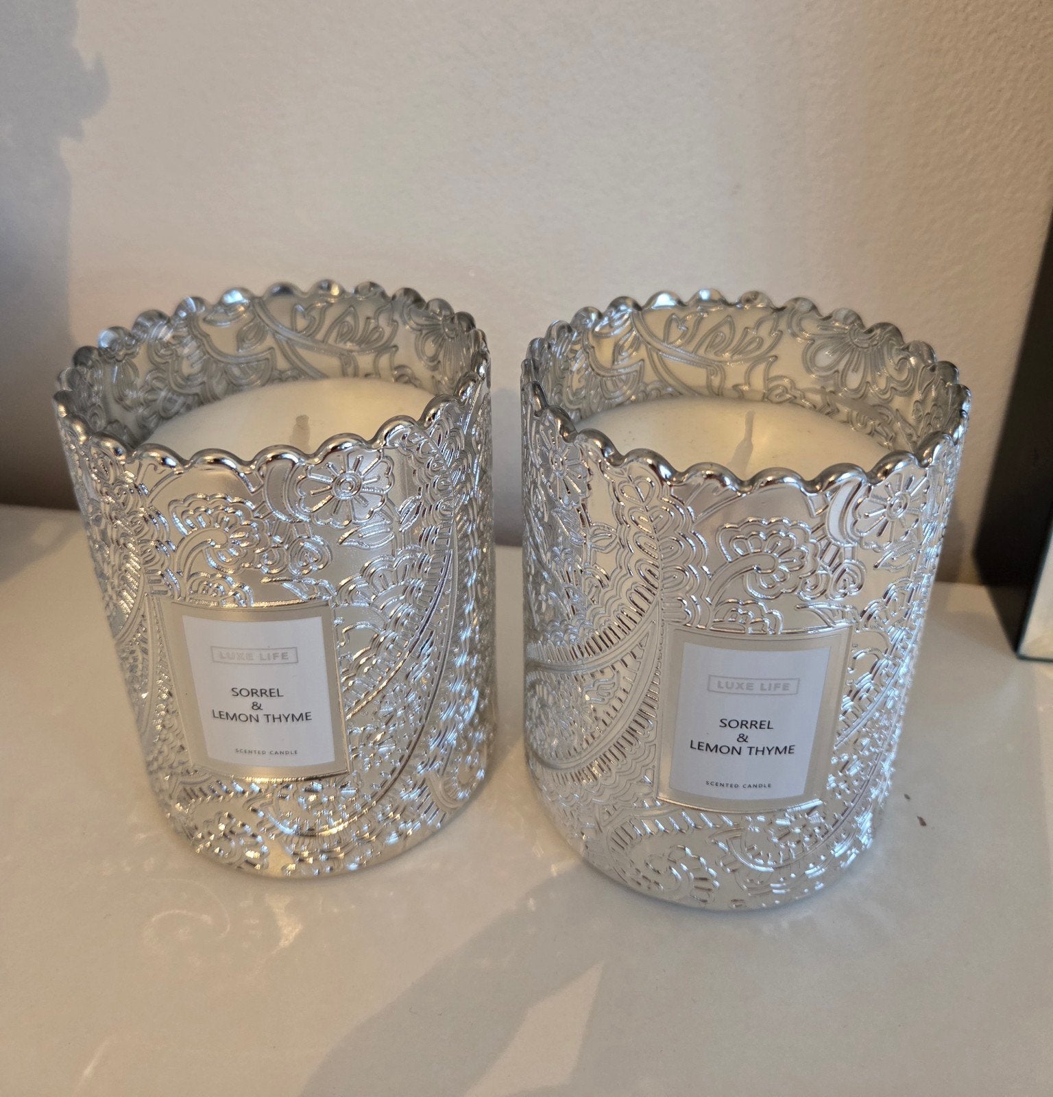 Lot de 2 bougies Luxe Life, Huis en Inrichting, Woonaccessoires | Kandelaars en Kaarsen, Ophalen, Zilver