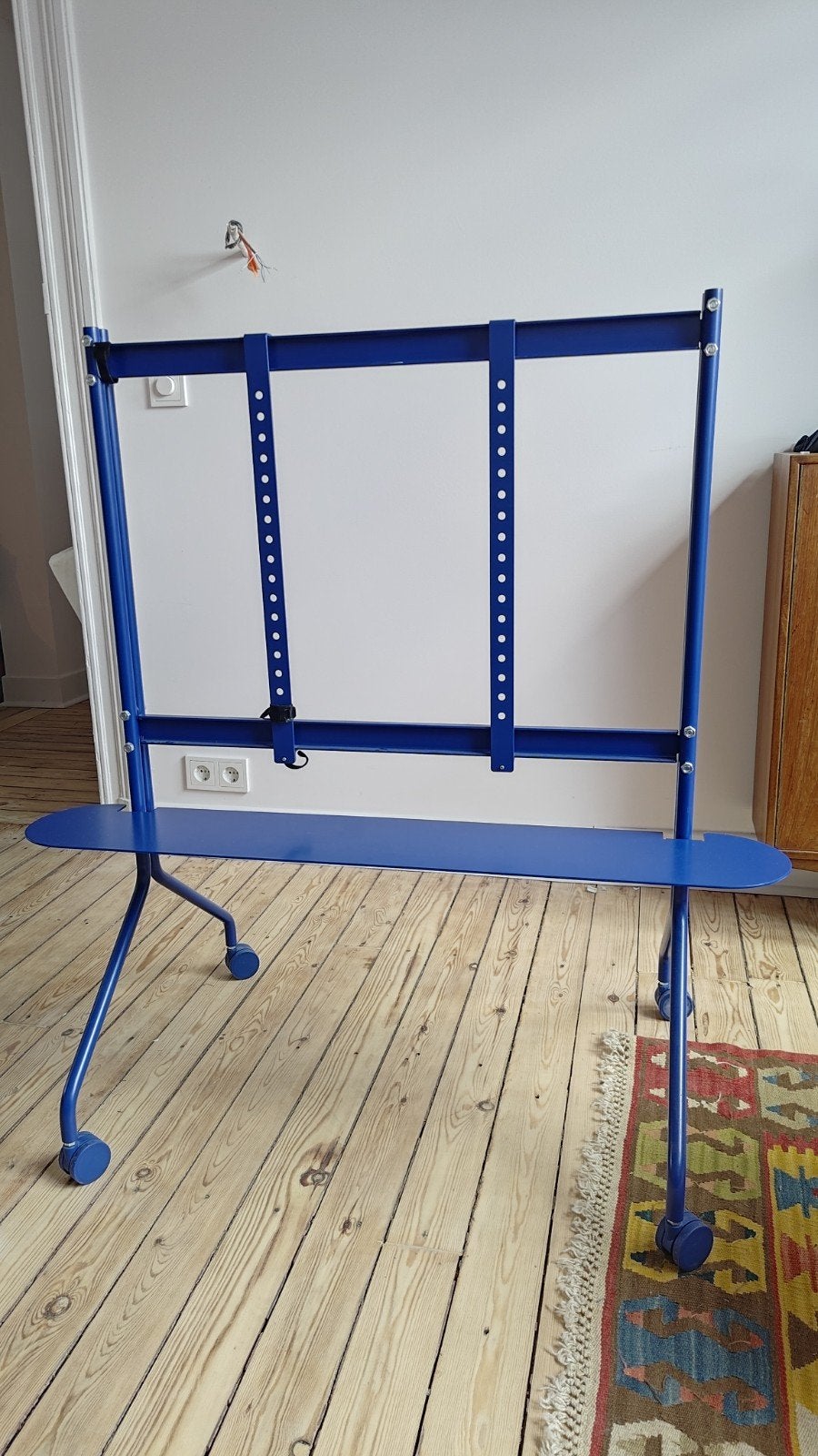 Meuble TV Pedestal – ultramarine, TV, Hi-fi & Vidéo