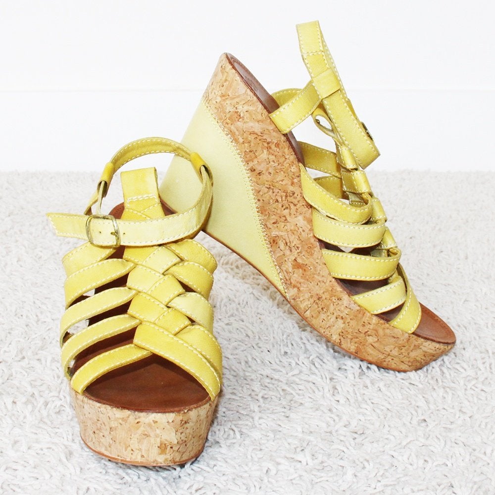 Chaussures compensées en cuir Fornarina (taille 40) 13 €65,-, Vêtements | Femmes, Fornarina, Comme neuf, Sandales et Mûles, Jaune