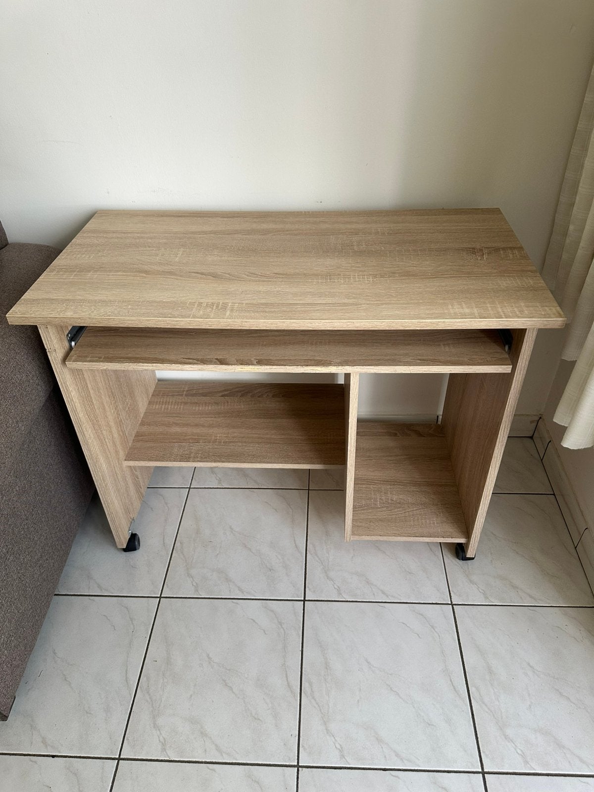 Klein computertafeltje, Huis en Inrichting, Bureaus, Ophalen, Gebruikt, Hout, 50 cm