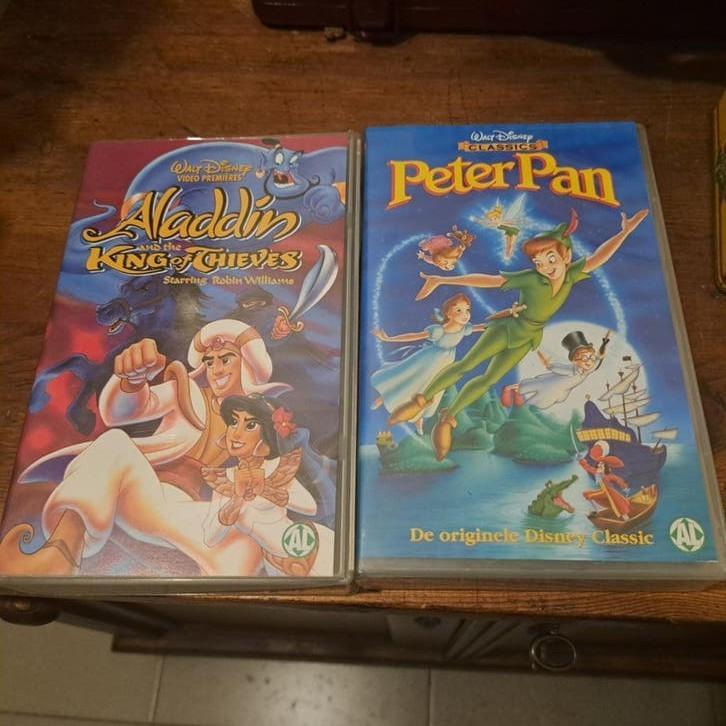 VHS Disney:  Peter Pan / Aladin, Ophalen of Verzenden