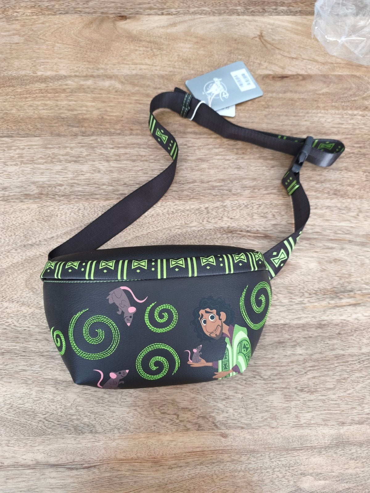 Loungefly : Encanto bananentas, Ophalen of Verzenden, Nieuw, Schoudertasje