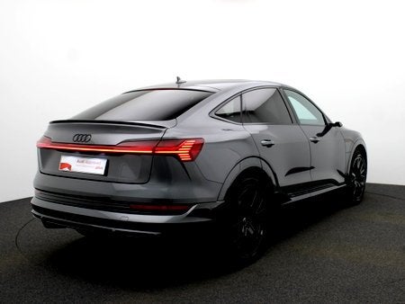 Audi e-tron Sportback S-Line 55 quattro 408 PK Quattro / ACC, Auto's, Audi, Automaat, https://public.car-pass.be/vhr/fa56951e-d3c1-433b-ac40-a2eeb89f661b