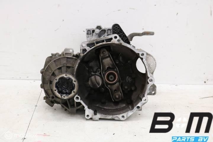 Handgeschakelde 6-bak VW Touran 1T 02S300046R, Auto-onderdelen, Gebruikt