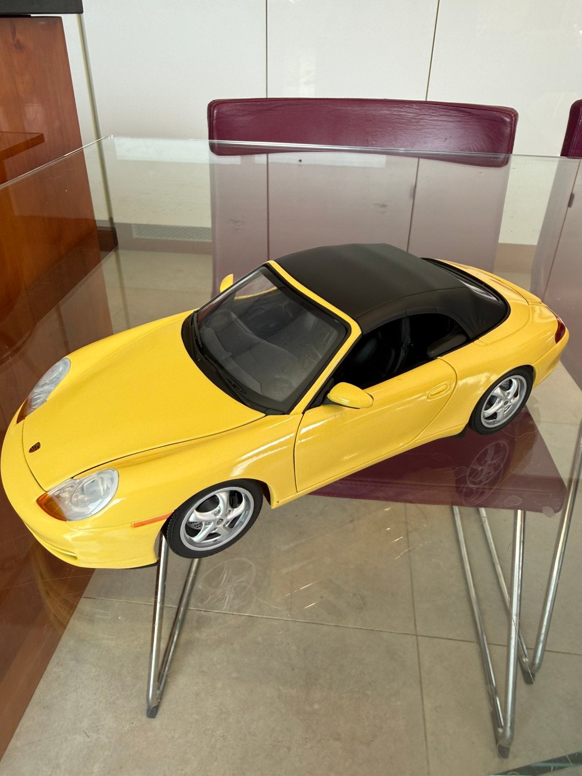 Porsche 911 996 Carrera Cabriolet 1:18 sans boite UT models, Enlèvement ou Envoi, Comme neuf, UT Models