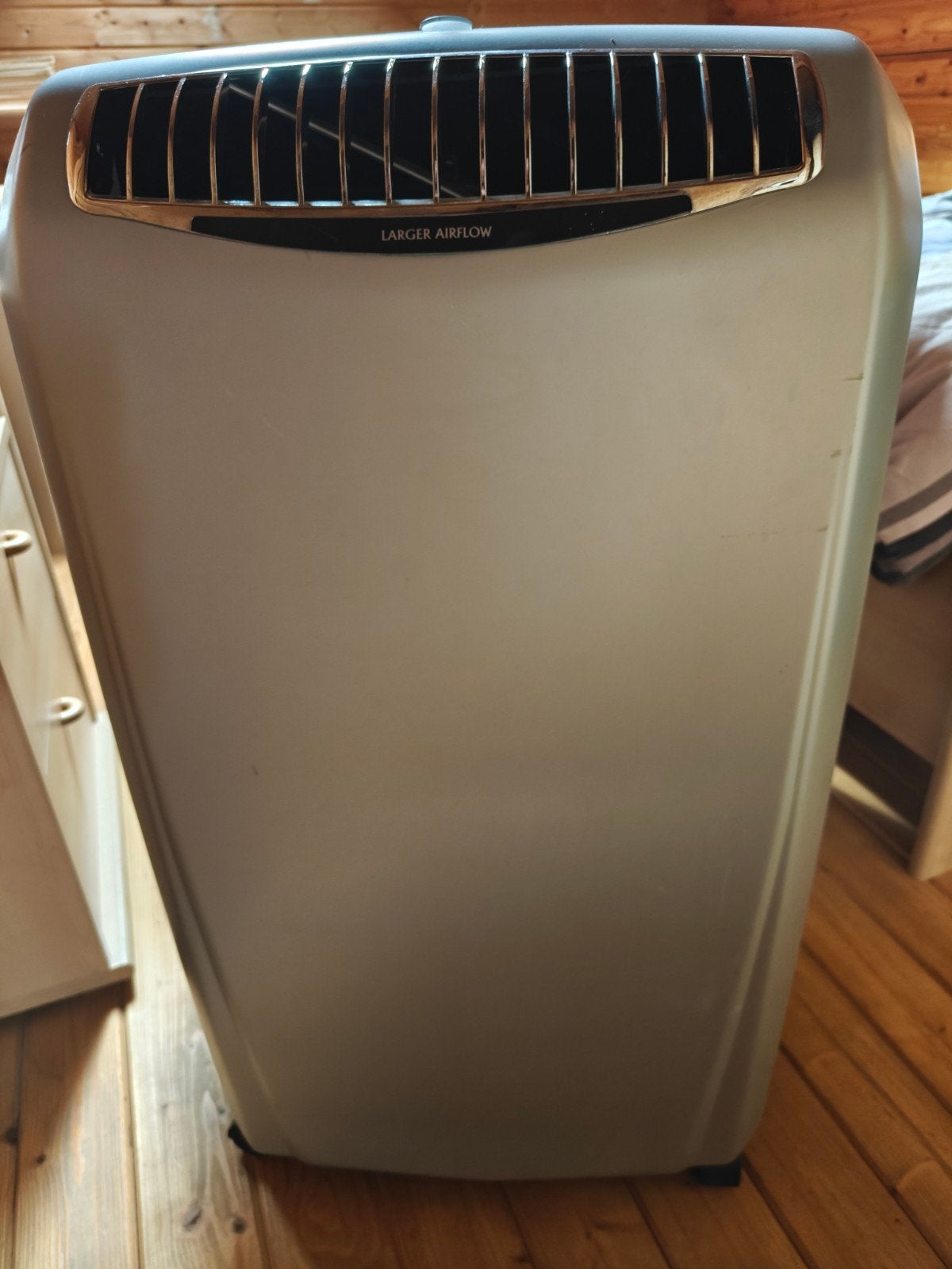 larger airflow air-conditioning, Electroménager, Refroidissement et Déshumidification, 60 à 100 m³, Comme neuf, Enlèvement