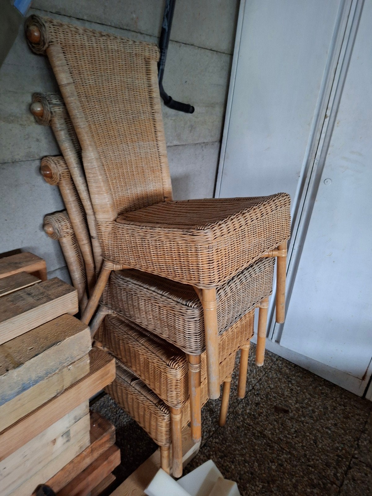 stoelen 6 stuks  gratis, Ophalen