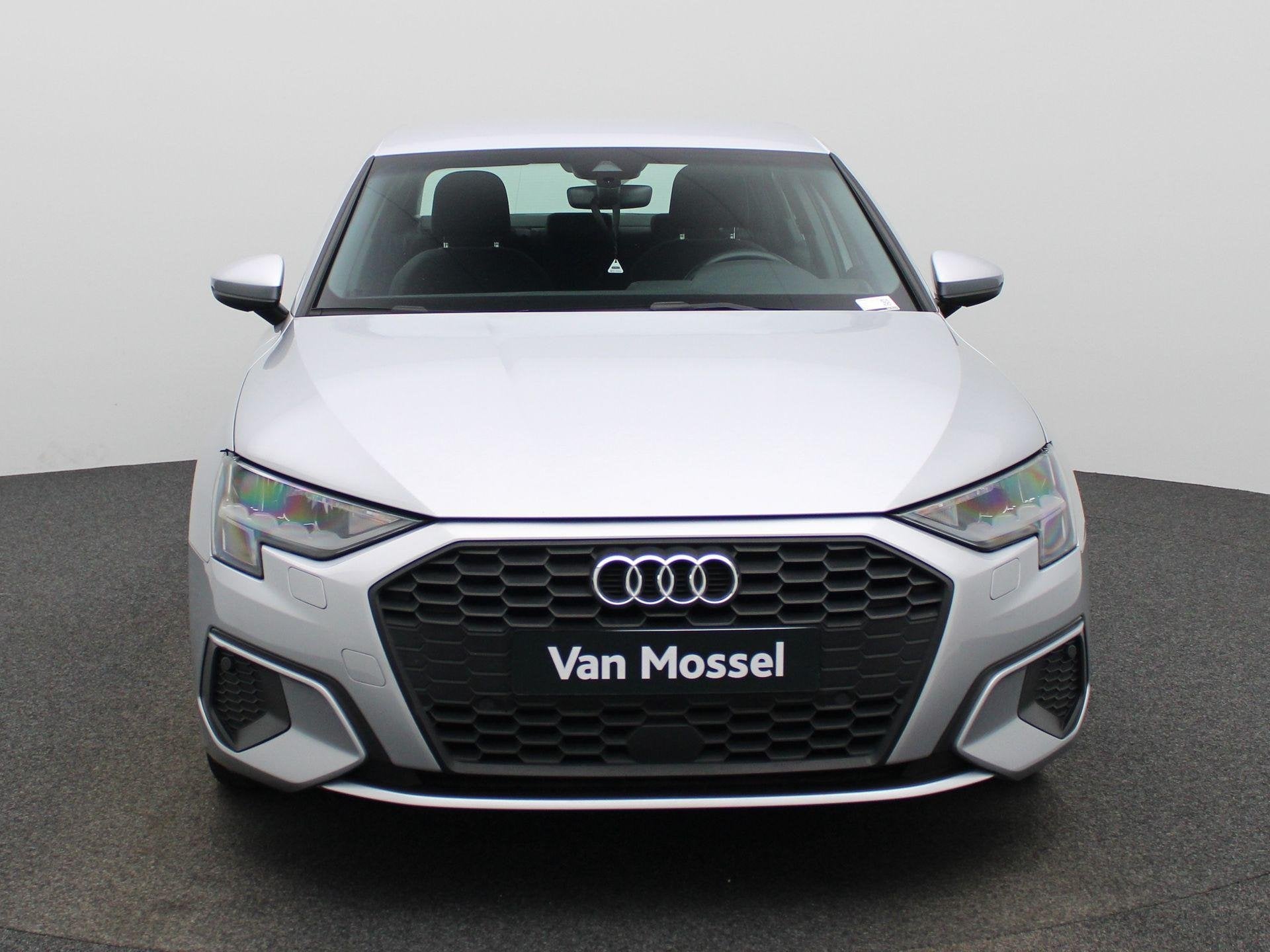 Audi A3 Berline 2.0 TDi 30 85kW Attraction PDC V+A | Bluetoo, Voorwielaandrijving, 4 deurs, Stof, Gebruikt