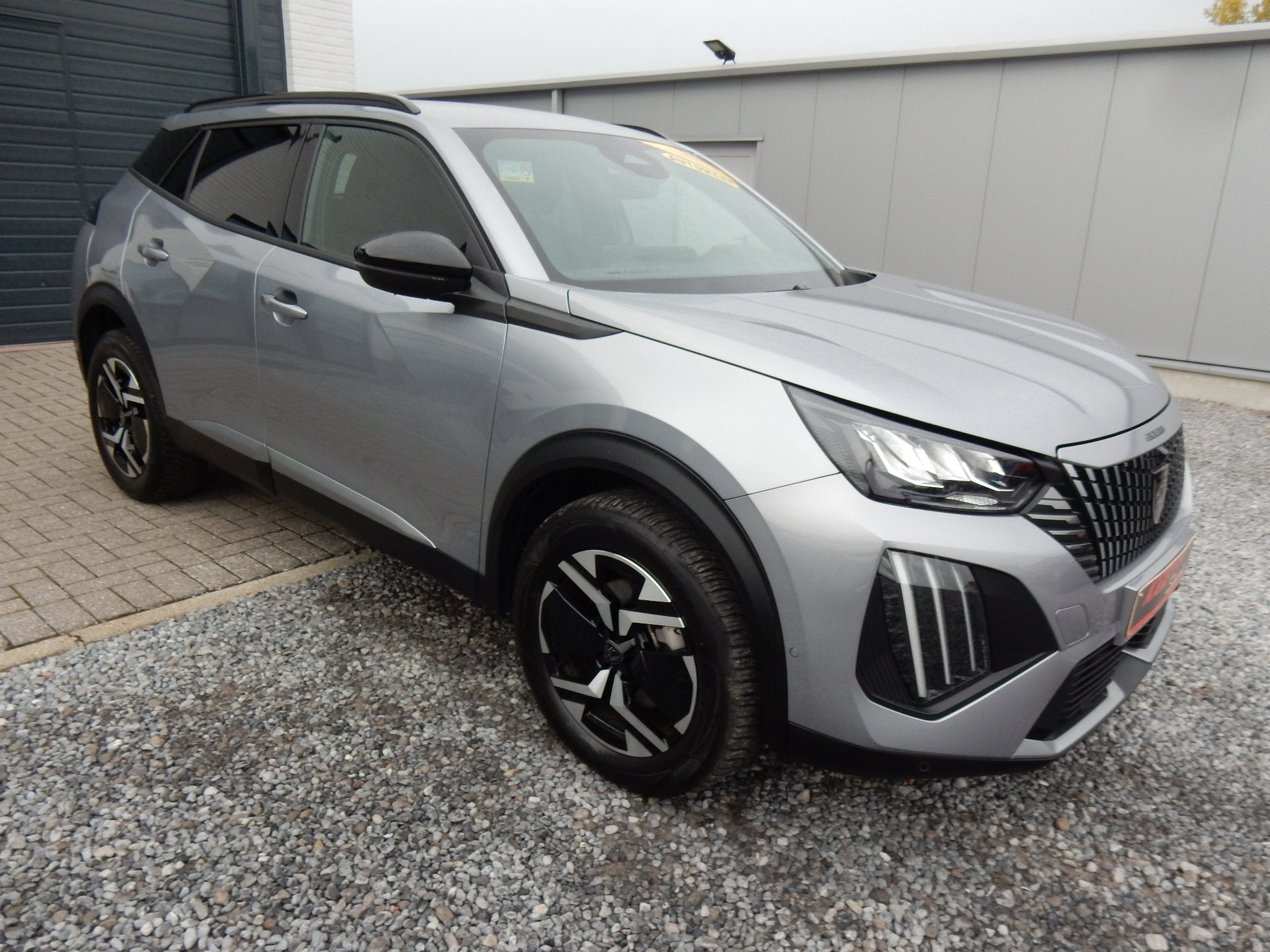 Peugeot 2008 136pk ! 21.000km ! NET 1 jaar geworden !, Gebruikt, 110 g/km, 136 pk, Leder en Stof