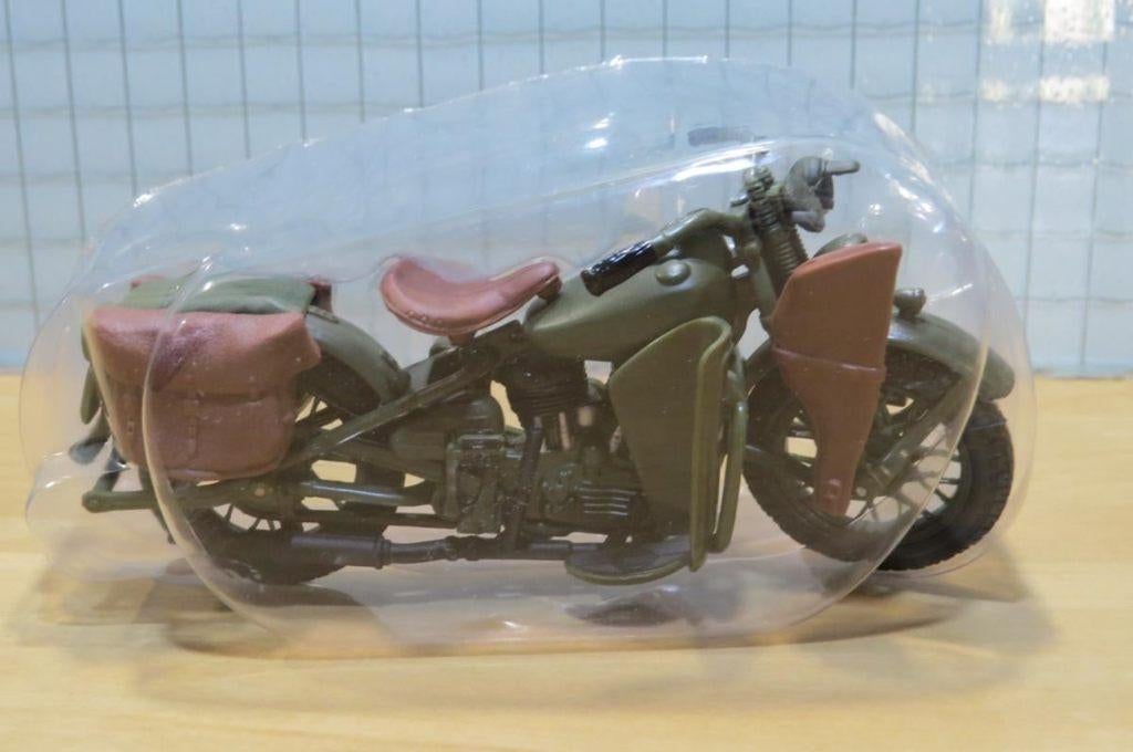 Harley WLA Flat Head 1942 1:18 (34) blister, Enlèvement ou Envoi, Neuf, Moteur, Maisto