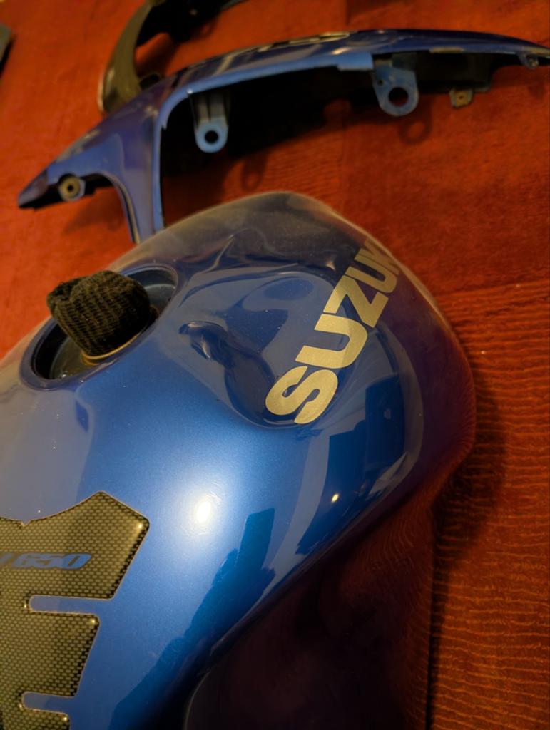 Réservoir et cache latéraux pour SV 650 2000 bleu, Motos