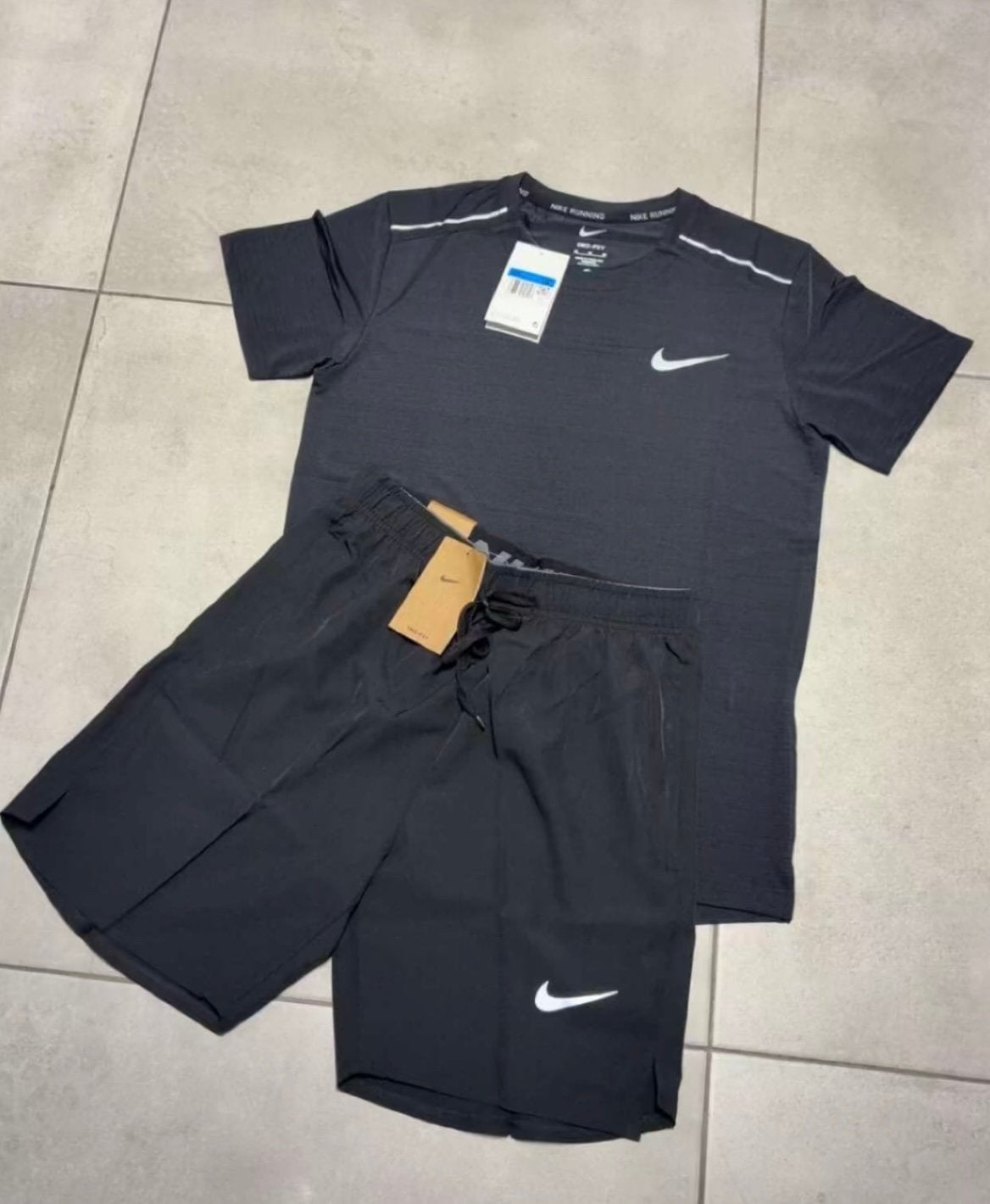 Ensemble Nike Dri-FIT – Neuf avec étiquettes ‍️, Ophalen, Nieuw, Overige maten, Overige kleuren