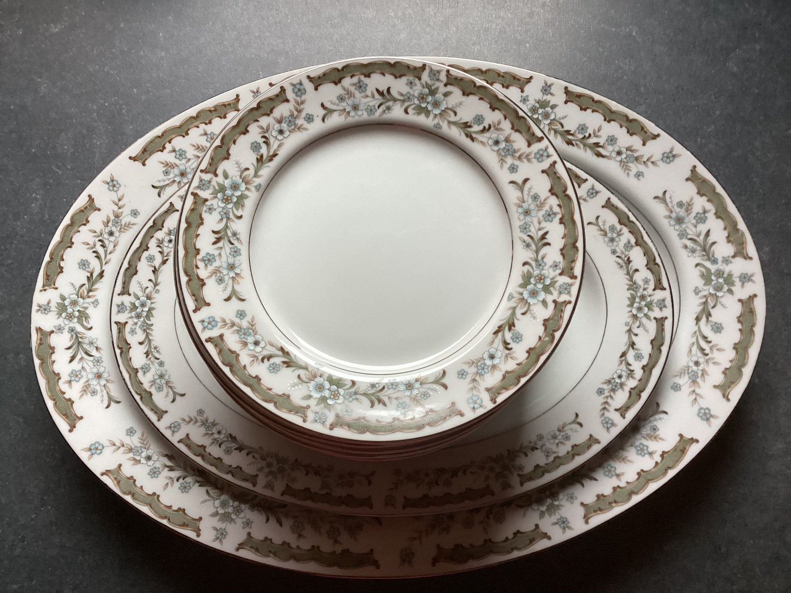 9 dessertborden en 2 schalen samen, Ophalen