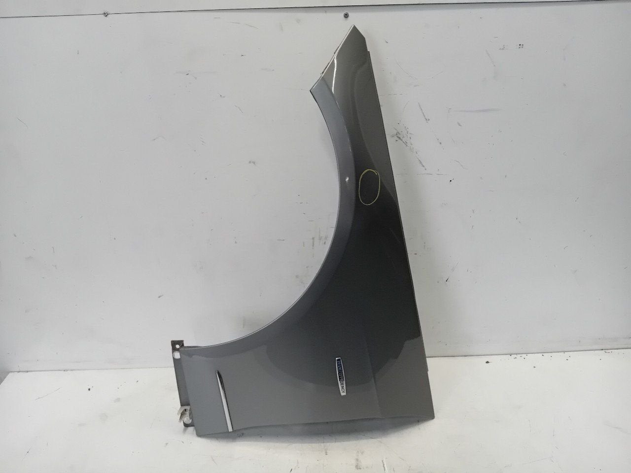 Spatbord links voor Mercedes-Benz E-Klasse, Onderdelen@venauto.nl, Van der Ven Autorecycling B.V., Ettenseweg 76, 4706 PB Roosendaal, The Netherlands