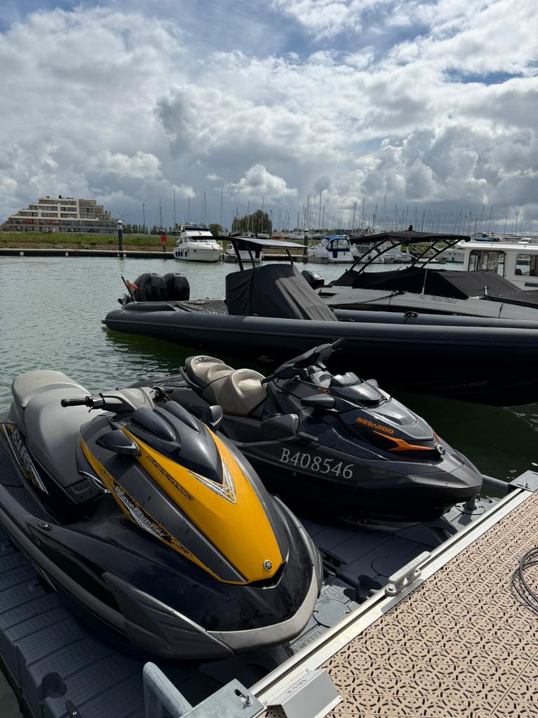 Jetski Yamaha, Enlèvement, Comme neuf