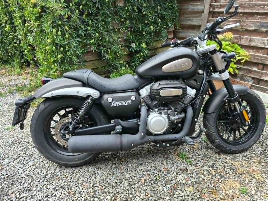 motor Benda 125 cc, Ophalen, 2 cilinders, 11 kW of minder