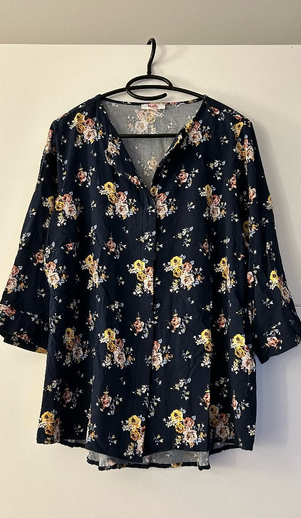 Vivella donkerblauwe blouse met bloemenprint, Blauw, Vivella, Maat 42/44 (L), Ophalen of Verzenden
