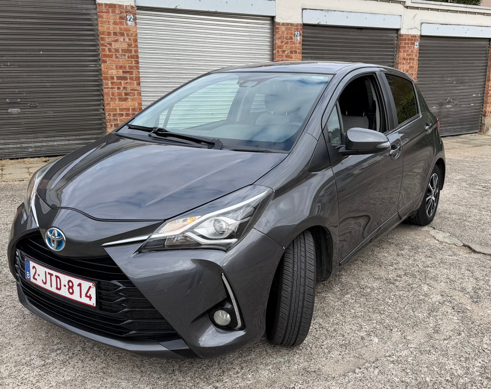 Toyota yaris hybride 1.5, Auto's, Automaat, Yaris, Te koop, Hybride Elektrisch/Benzine