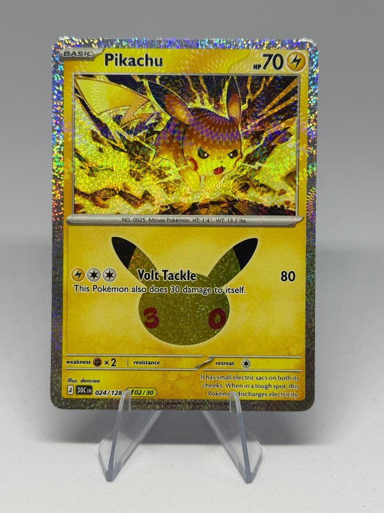 À vendre Pikachu 024/124 Pokémon 30e célébration, Hobby & Loisirs créatifs, Enlèvement ou Envoi, Neuf, Cartes en vrac