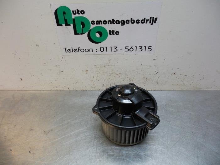 Kachel Ventilatiemotor van een Toyota Yaris (Yaris 1 00-), Auto-onderdelen, Gebruikt, -, -, Ophalen of Verzenden
