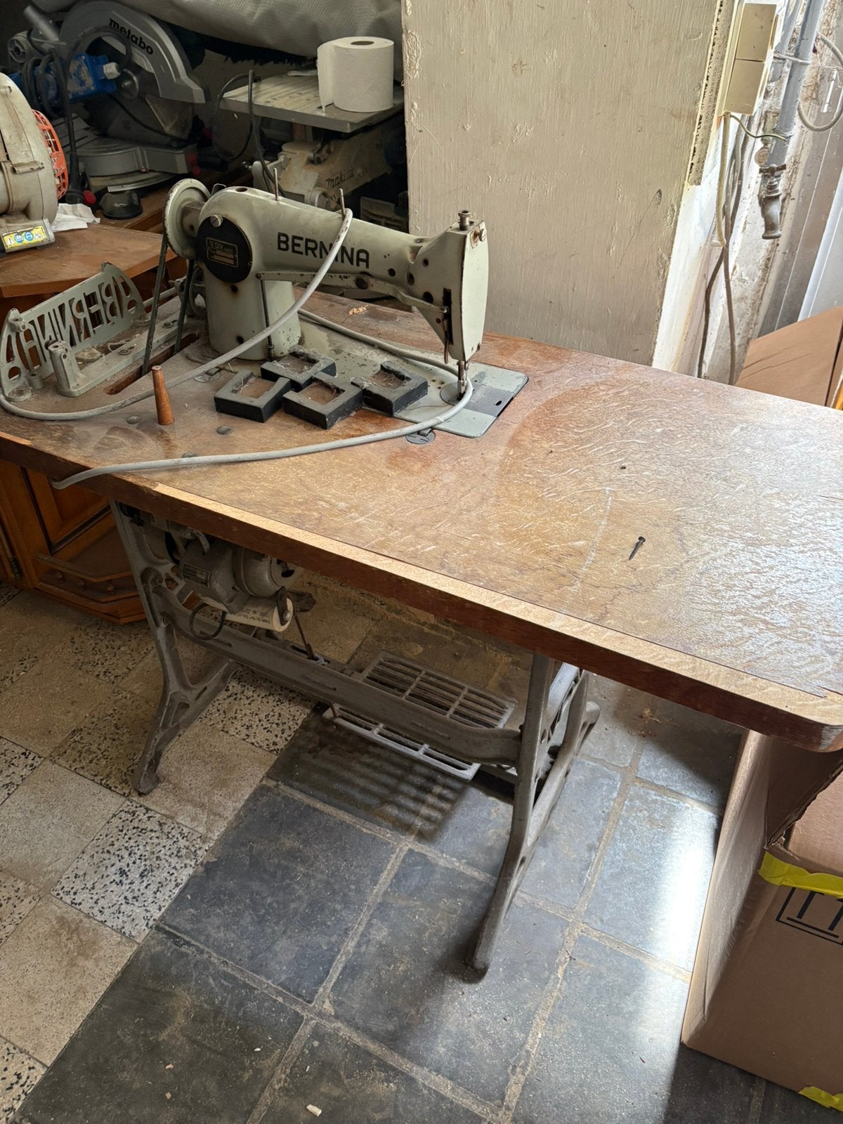 Table à coudre Bernina, Enlèvement