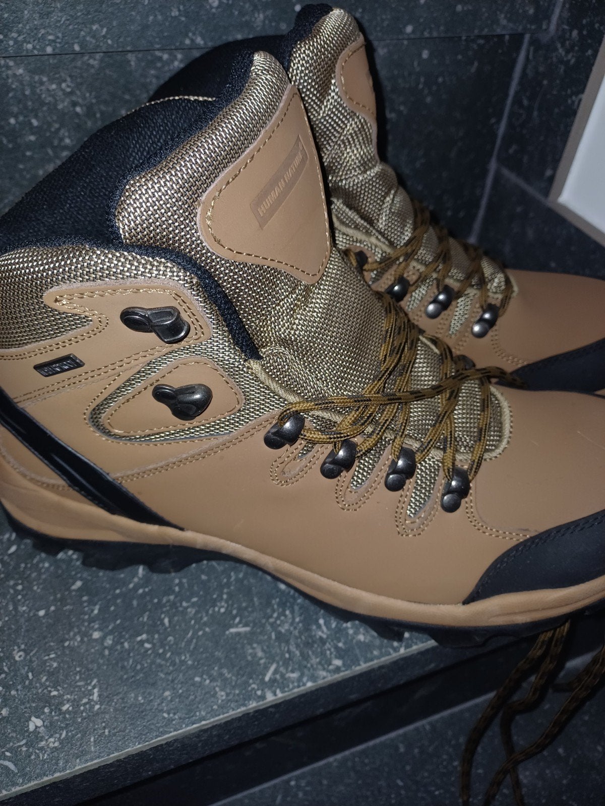 Wandelschoenen dames en heren, Ophalen