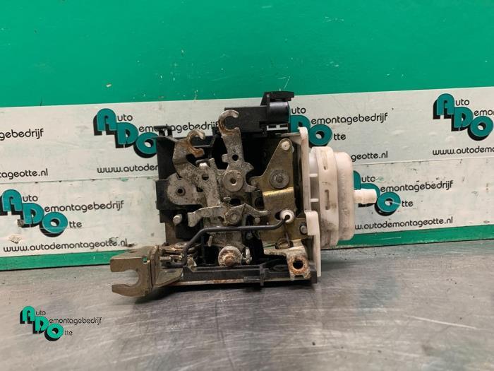 Deurslot Mechaniek 2Deurs rechts van een Audi A3 (A3 96-), Gebruikt, -, -, -