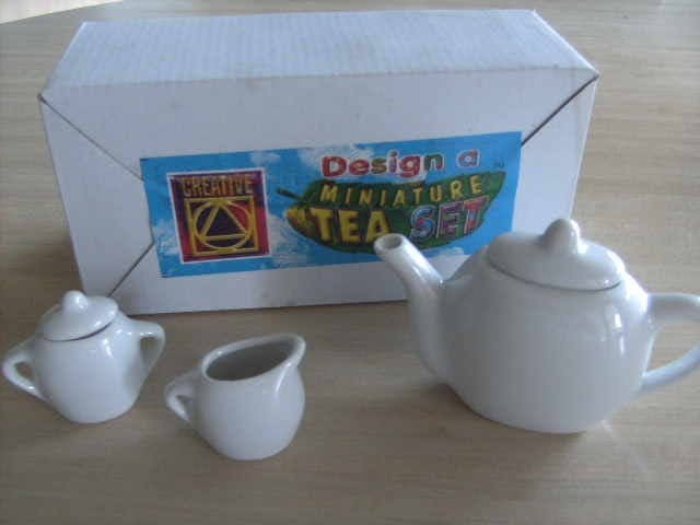Theeset Miniature voor Poppenmoedertjes.  NIEUW., Ophalen of Verzenden, Nieuw, Overige typen