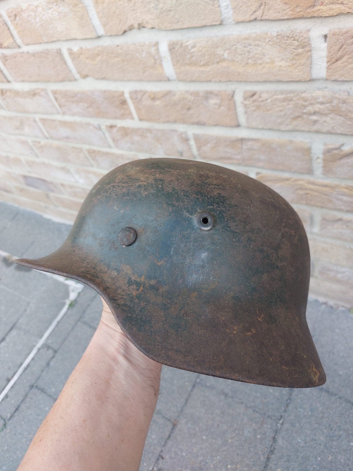Duitse WO2 M40 helm, Verzamelen, Ophalen of Verzenden, Landmacht, Helm of Baret