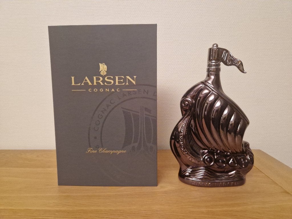 Cognac LARSEN - DRAKKAR BLACK PEARL - 50 cl - 40 %, Collections, Neuf, Enlèvement ou Envoi, Pleine, Autres types