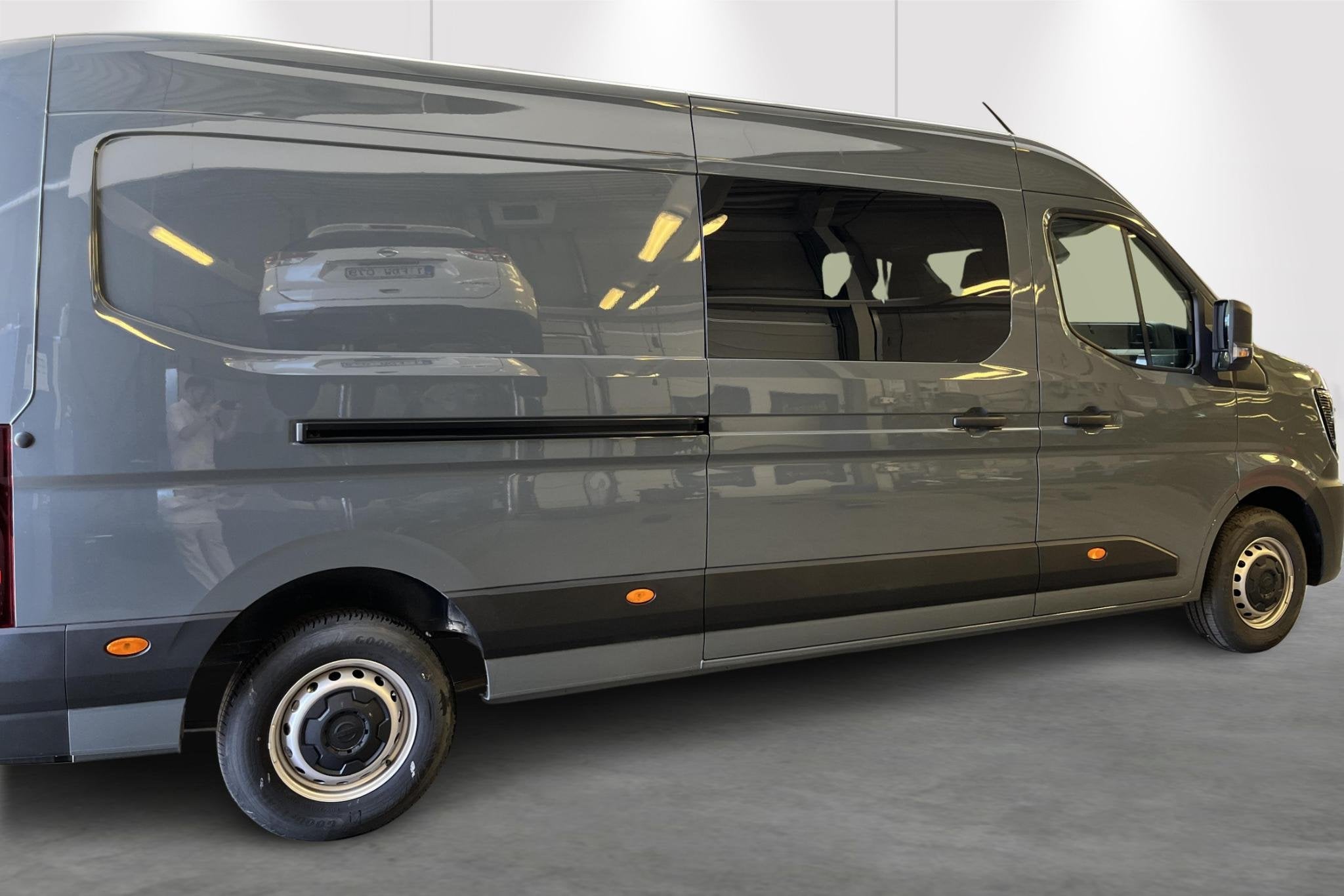 Nissan Interstar L3H2 3.5T 2,0 dCi 150 N-Connecta double cab, Autos, Neuf, Argent ou Gris, https://public.car-pass.be/vhr/ec78b396-2a5b-4e67-a52e-27e078debf17