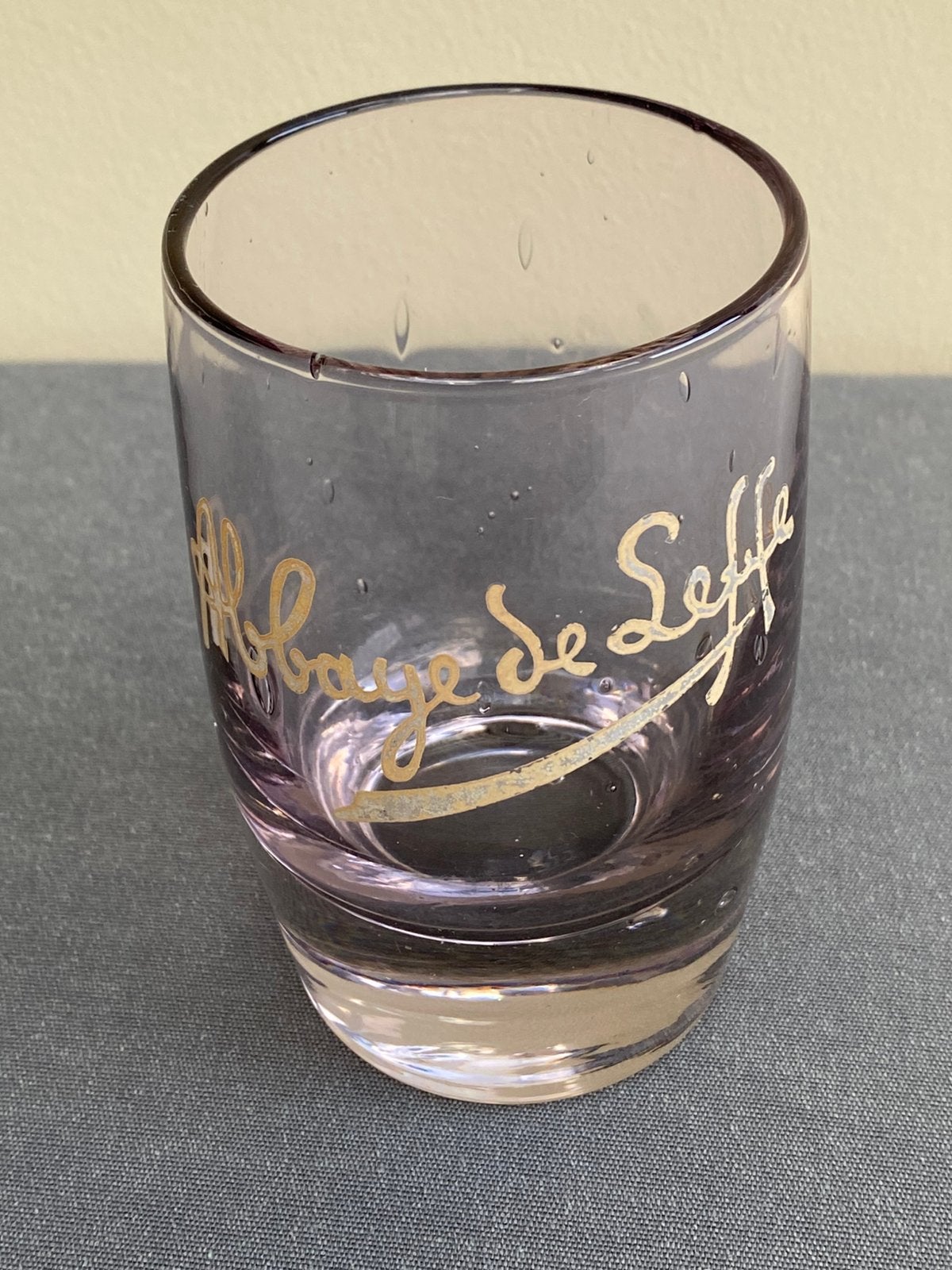 Mondgeblazen glas met luchtbellen brouwerij Abdij van LEFFE, Verzamelen, Ophalen of Verzenden, Zo goed als nieuw, Glas of Glazen