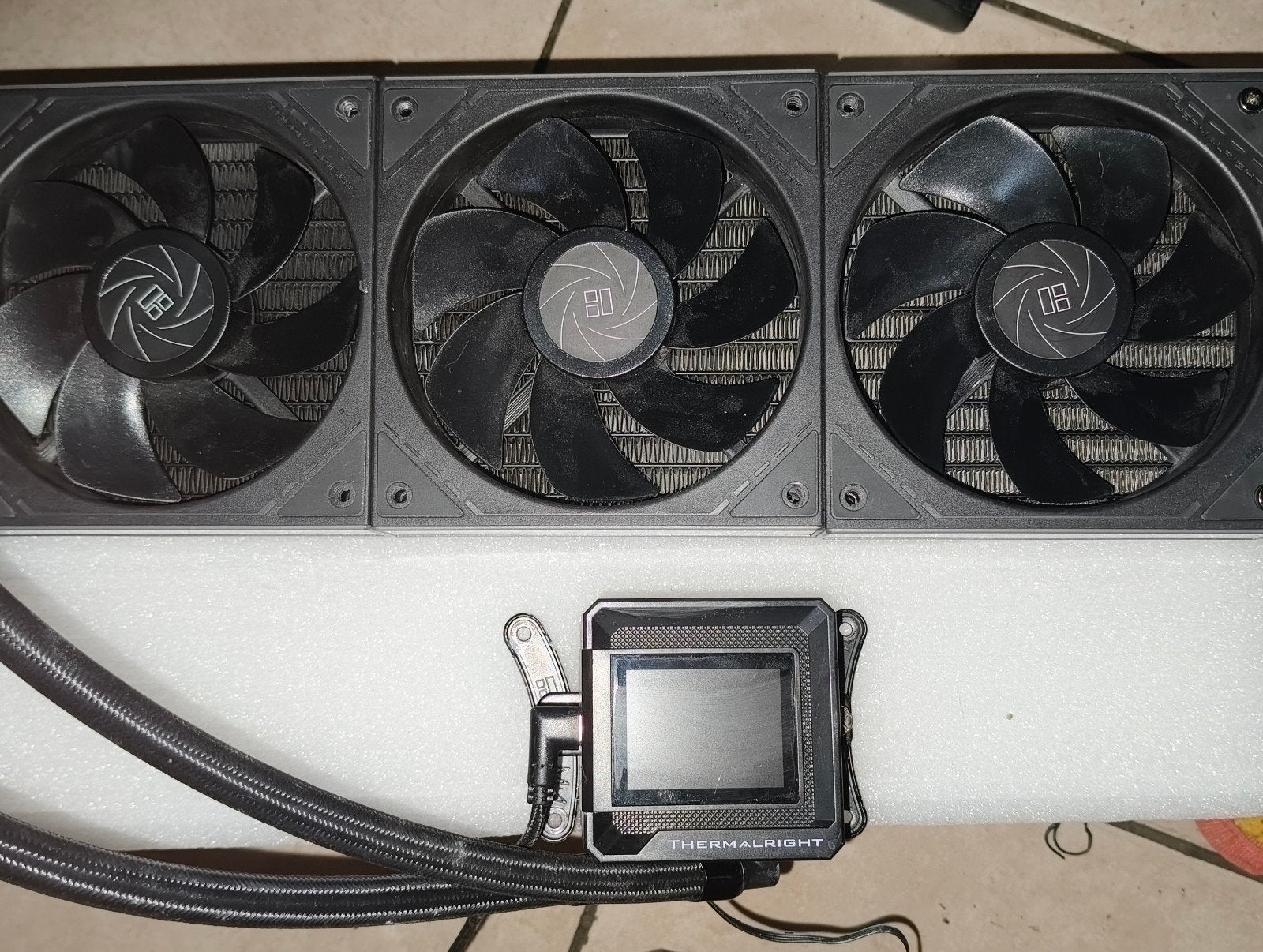 Watercooling AIO Thermalright Frozen Warframe 360 – LCD/AMD, Enlèvement ou Envoi, Utilisé, Refroidisseur ordinateur à eau