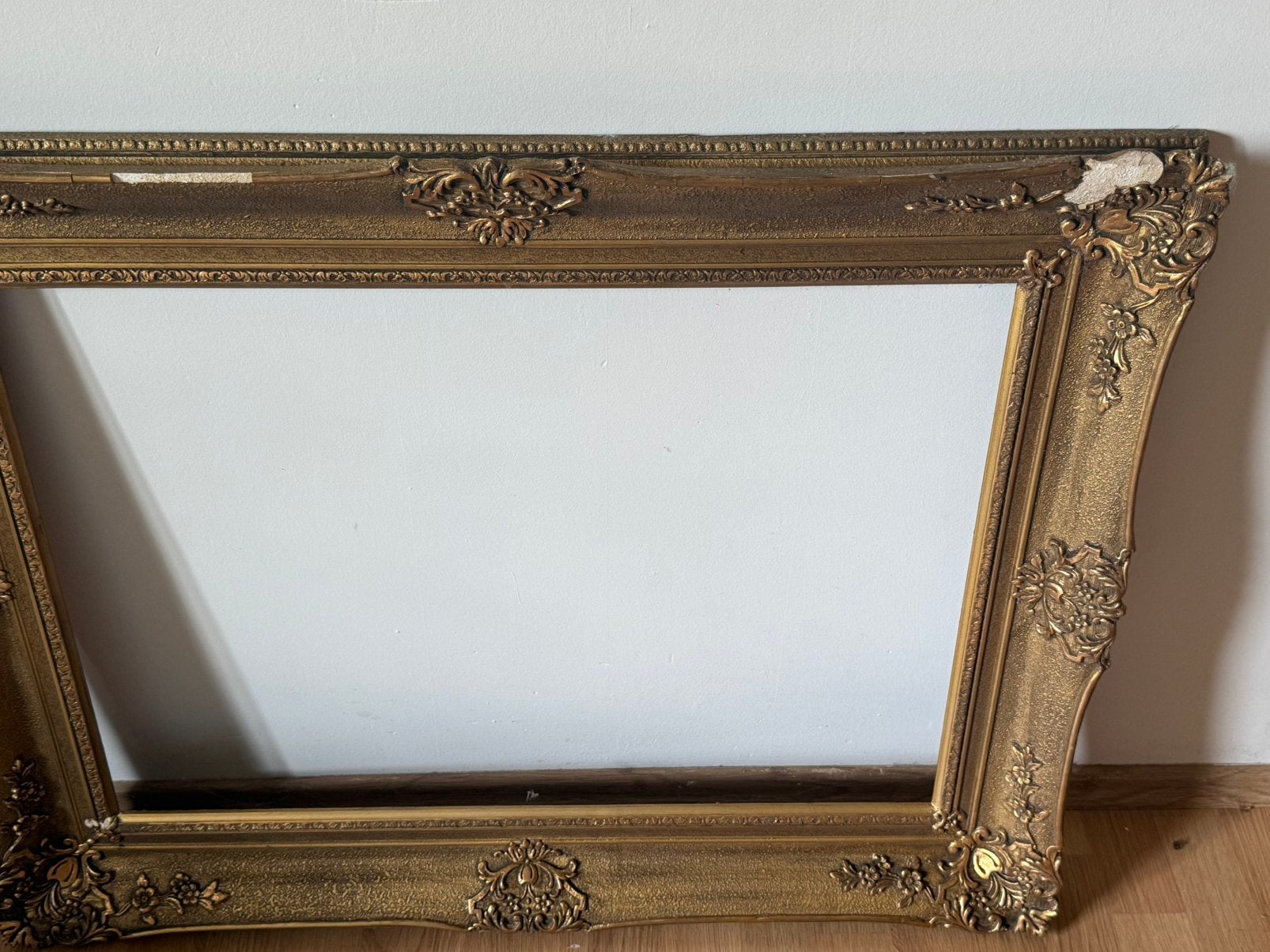 Grote klassieke sierlijst / schilderijlijst in goudkleur., Ophalen, Gebruikt, Schilderijlijst, 90 cm