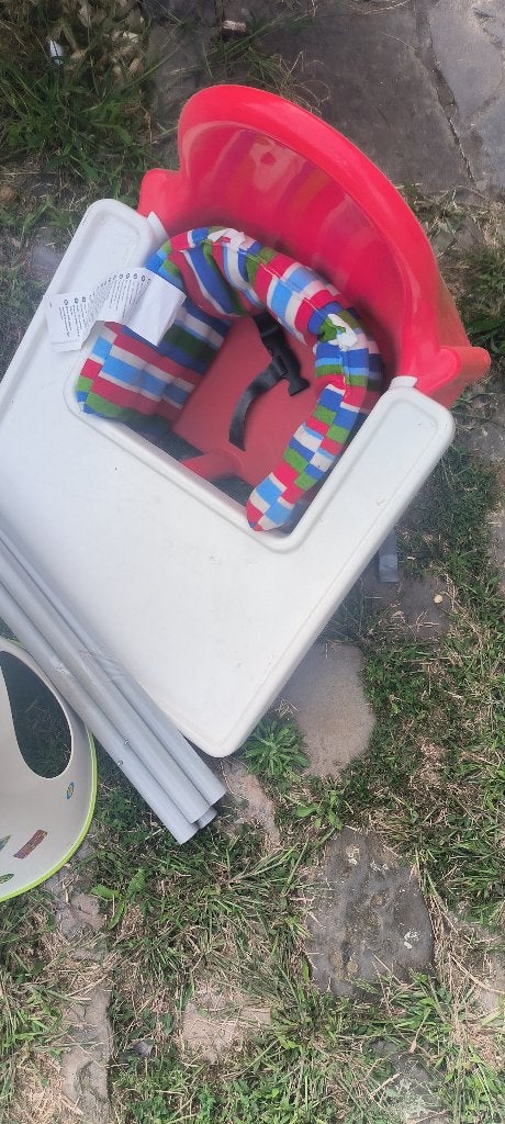 Kinderstoeltke Ikea, Kinderen en Baby's, Kinderstoelen, Ophalen, Zo goed als nieuw, Overige typen, Afneembaar eetblad