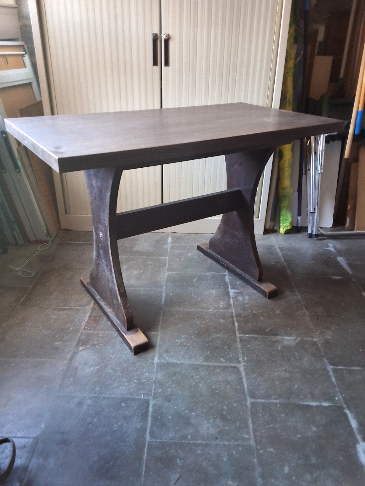 oud tafeltje in goede staat 100 x 60 cm 74 cm hoog, Ophalen of Verzenden