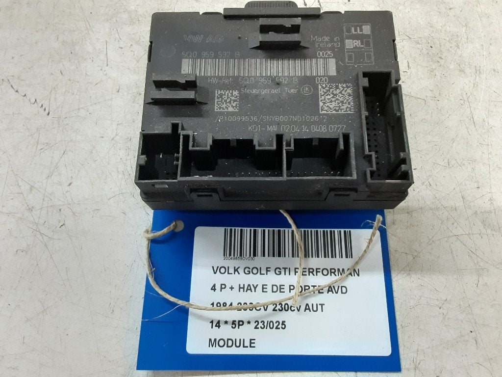 UNITE ELECTRONIQUE Volkswagen Golf VII (AUA) (5Q0959592B), Volkswagen, Mevr. I. Hauben, Utilisé, Rue de l'Espoir 34 34
4030  GRIVEGNÉE, BE